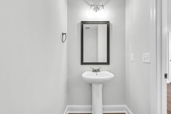 Building Photo - 209 W Point Dr