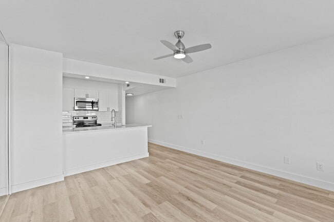 Building Photo - 271 Cypress Point Dr