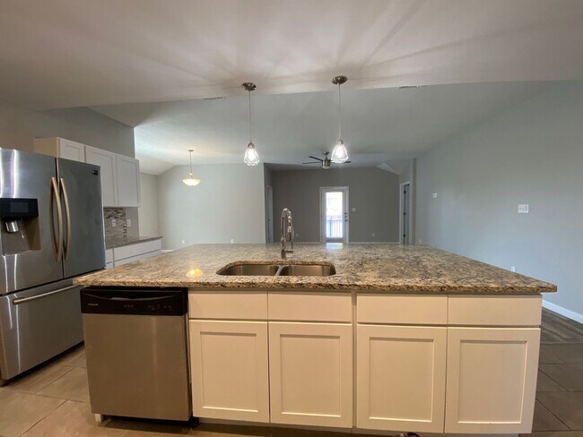 Building Photo - Meadow Brook
