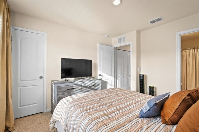 Building Photo - 2877 Mule Deer Cir