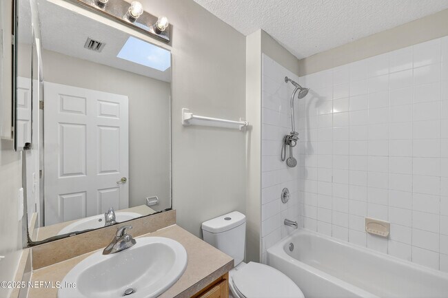 Building Photo - 9205 Redtail Dr