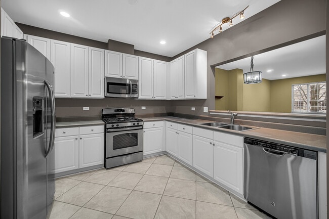 Building Photo - 3473 Ravinia Cir