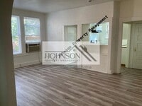 Building Photo - 830 N Van Buren St