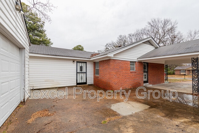 Building Photo - 5121 Ginger Cir
