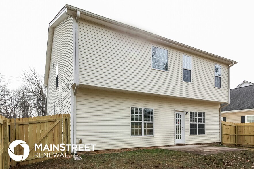 Building Photo - 1903 Lees Chapel Rd