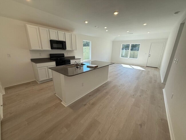 Building Photo - 10412 Marilyn Dr