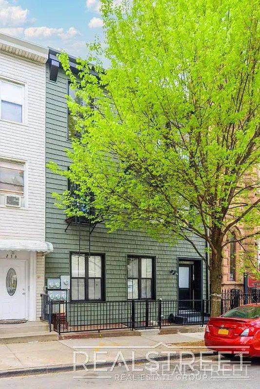 Building Photo - Brand New 2 Bed in Greenwood with W/D in u...