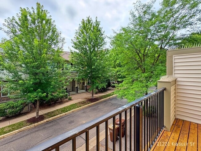 Building Photo - 11221 Kinsley St