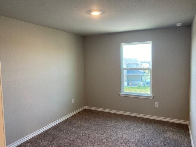Building Photo - 670 Pepperbark Loop