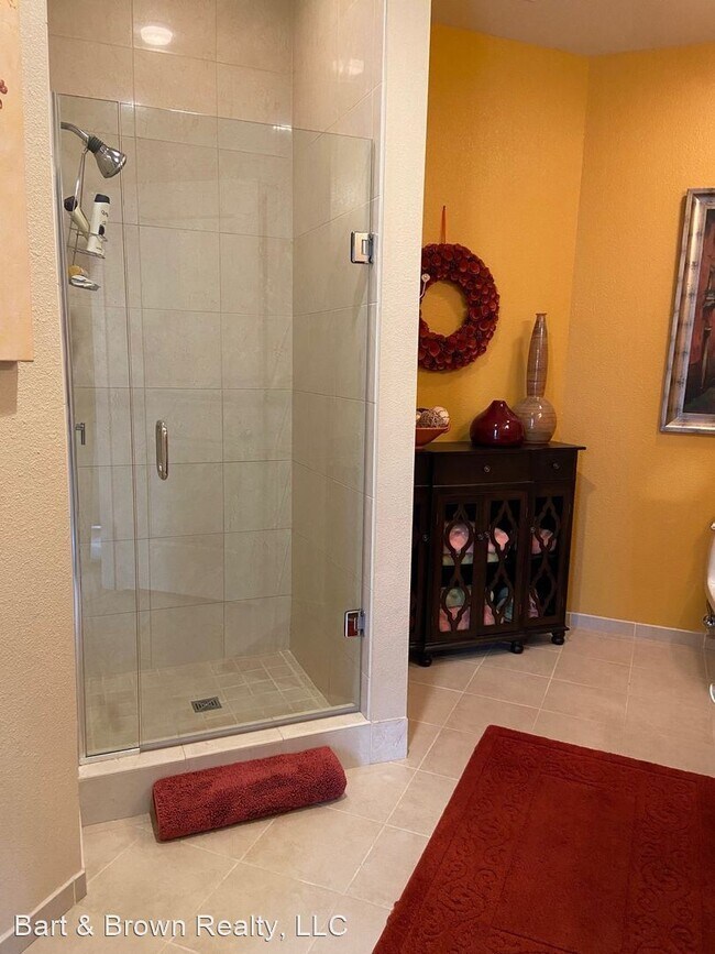 Building Photo - 2 br, 2.5 bath House - 9410 Branson Landin...