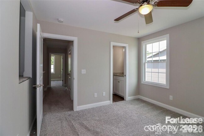 Building Photo - 3967 Newhall Dr NW