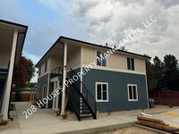 Building Photo - Immaculate Apartment w/2 Master Suites *75...