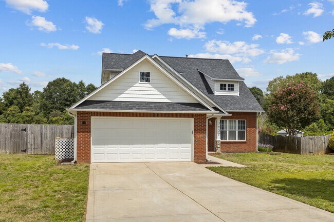 Building Photo - 3932 Chatterleigh Dr
