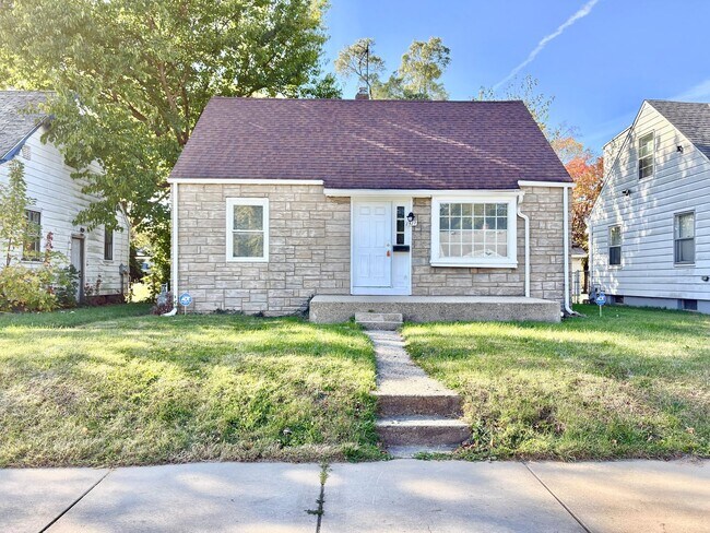 Primary Photo - 1317 N Kaley St