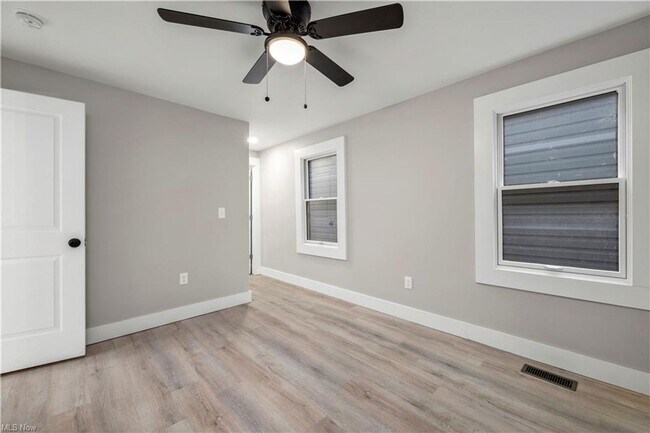 Building Photo - 254 - Whitman