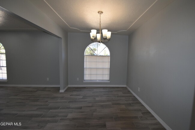 Building Photo - 1624 Vista Real Dr