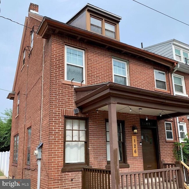 Primary Photo - 126 N Reservoir St