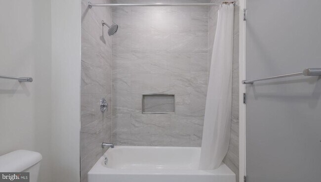 Building Photo - 4419 Ludlow St