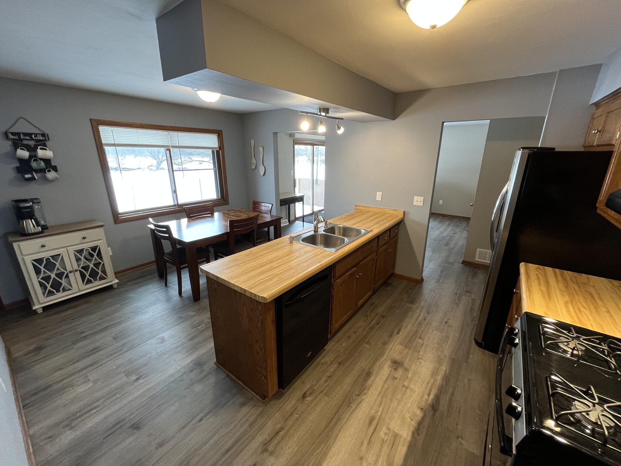 Kitchen/Dining - W245N6688 Bowling Green Ct