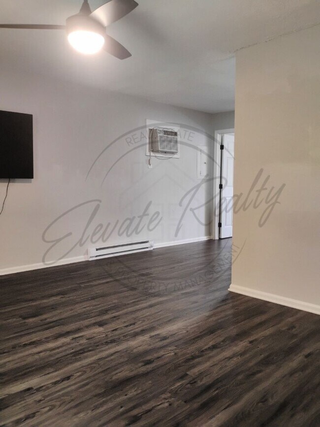 Building Photo - SPECIAL: 1/2 OFF APPLICATION FEES AND 1/2 ...