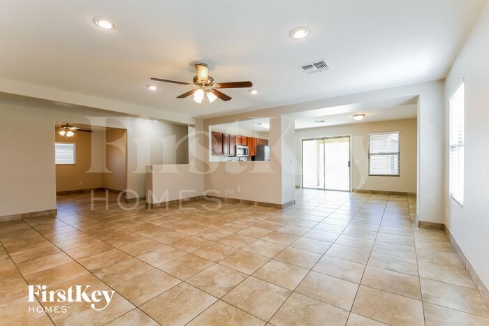 Building Photo - 3034 W Lucia Dr