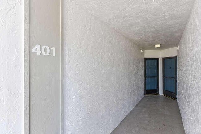 Building Photo - 1605 S US Hwy 1