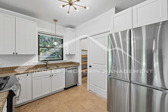 Building Photo - Charming Home with Central AC and Fenced Yard