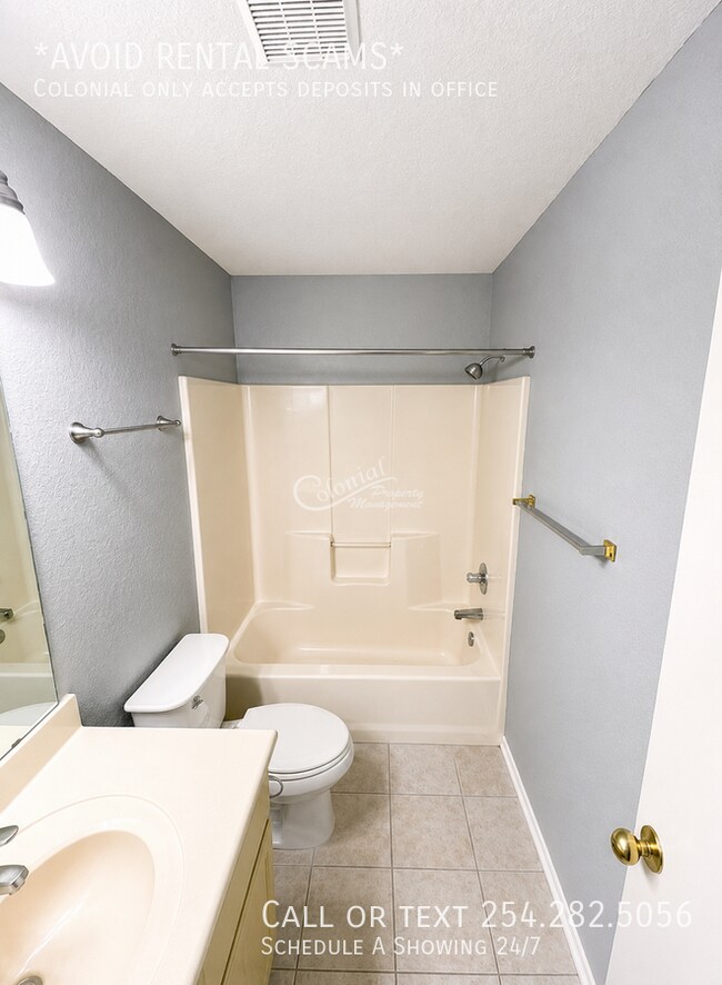 Building Photo - 2805 Alma Dr