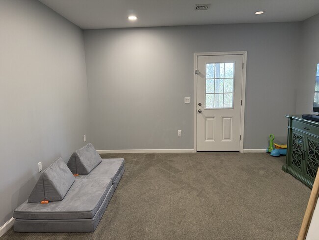 Building Photo - 166 Gwenedd Ln