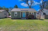 Building Photo - "Charming 2-Bedroom Shreveport Home with Cozy Fireplace & Gleaming Hardwood Floors!"