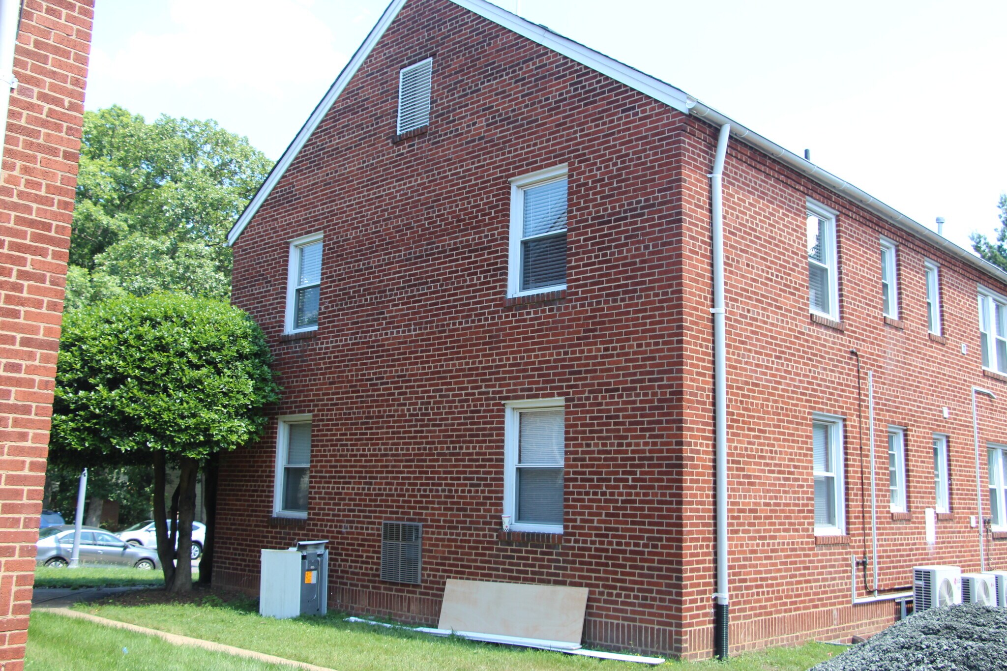 Building Photo - 626 N Monroe St