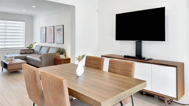 Building Photo - 130 SW 25th Rd