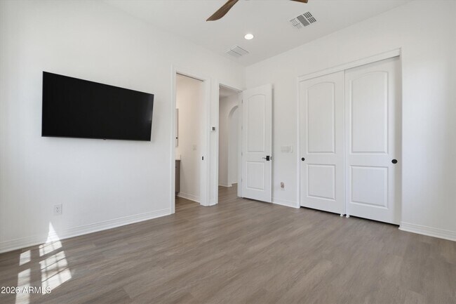 Building Photo - 2024 W Andalusian Trail