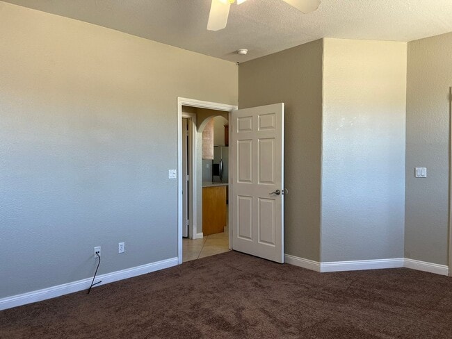 Building Photo - COMING SOON!! 4 bedrooms 2 bathroom home i...
