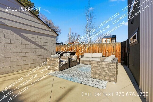 Building Photo - 2411 Perry St