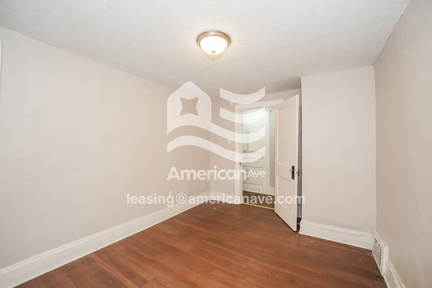 Building Photo - 411 Noah Ave