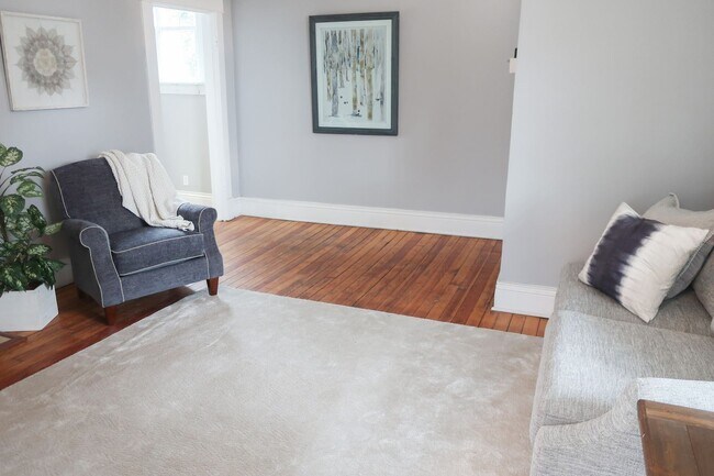 Building Photo - 3 br, 2 bath House - 1627 Lee Court