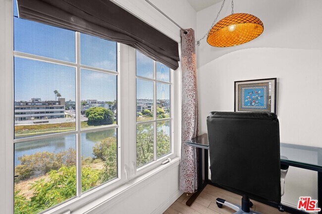 Building Photo - 6220 Pacific Ave