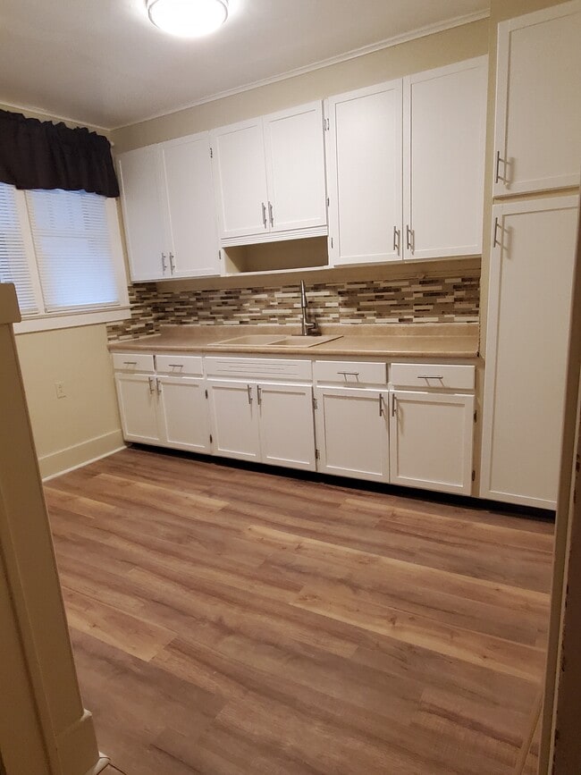 Building Photo - 485 Sawyer St