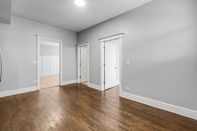 Building Photo - 5724 S King Dr