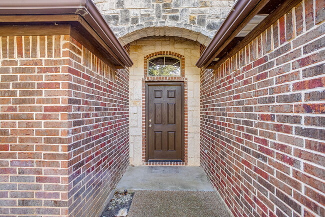 Building Photo - 3 bedroom, 2 bath Willow Park Beauty