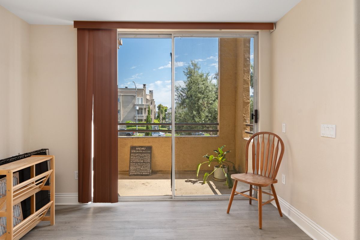 Building Photo - 3965 Nobel Dr