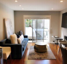 Building Photo - Gorgeous Updated 2 Bedroom, 2 bath Condo with 1 car garage For Rent in Pleasanton.