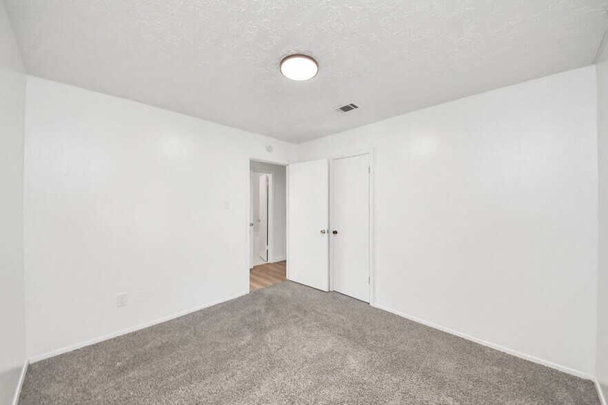 Building Photo - 4519 Reynaldo Dr