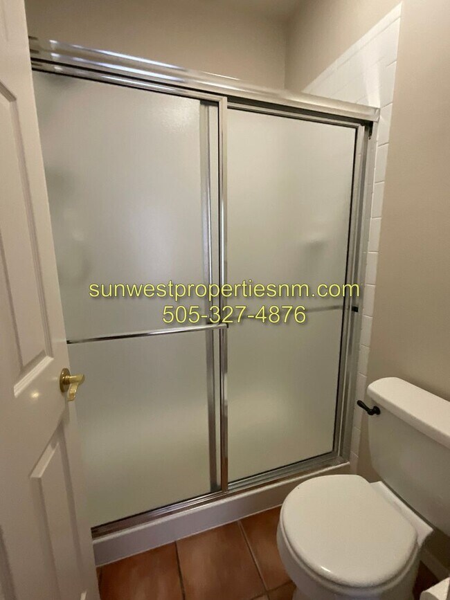 Building Photo - 3 Bedroom, 2 Bath, 2 Car Garage House with...