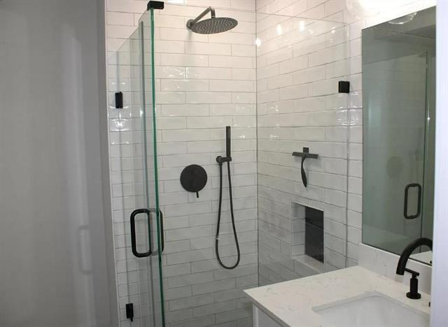 Building Photo - 5632 Willis Ave