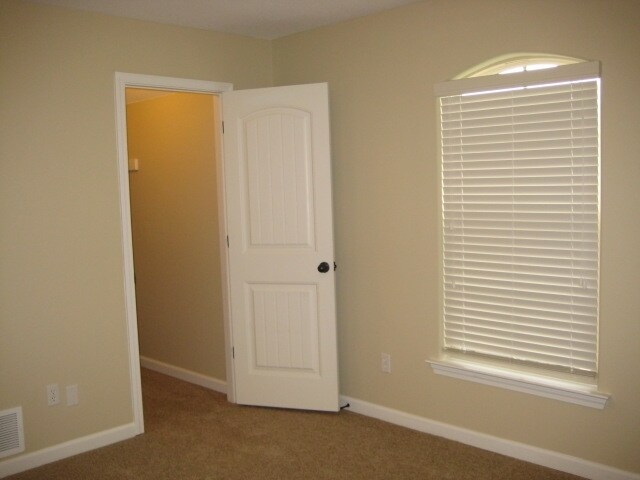 Building Photo - 7835 Pips Ridge Ln