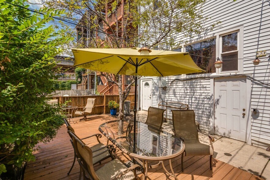 Building Photo - 931 W Newport Ave