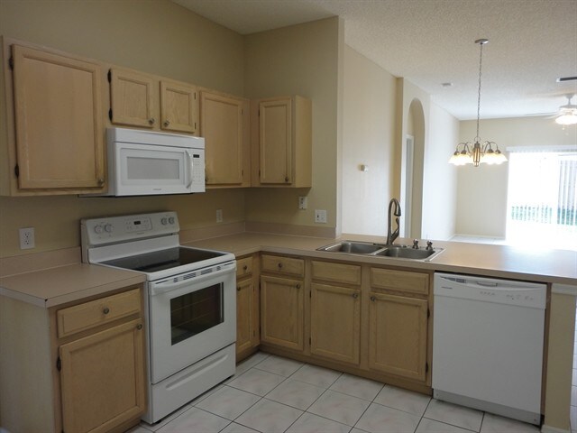 Building Photo - 451 Sand Ridge Dr