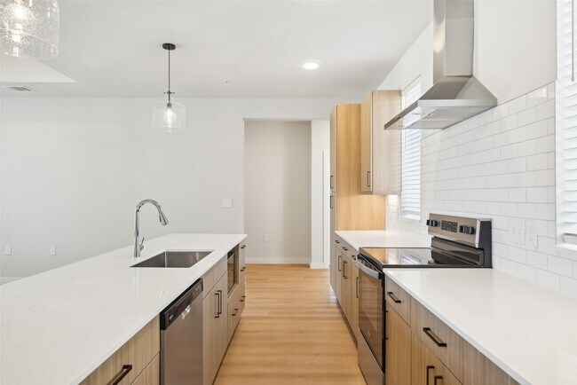 Building Photo - 3651 S Custer Rd